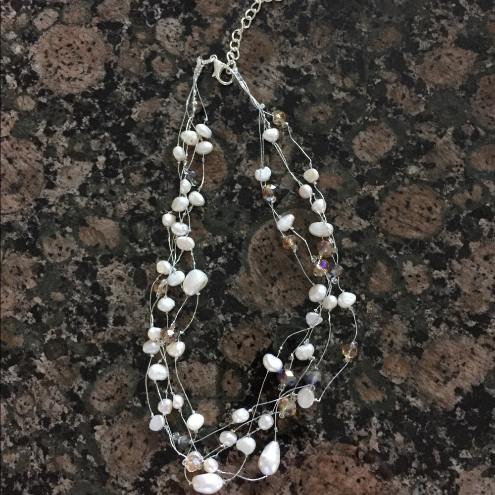 NWOT - PEARL AND BEAD NECKLACE